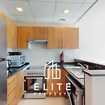 Lovely Studio, Fully Upgraded, Partial Lake View
